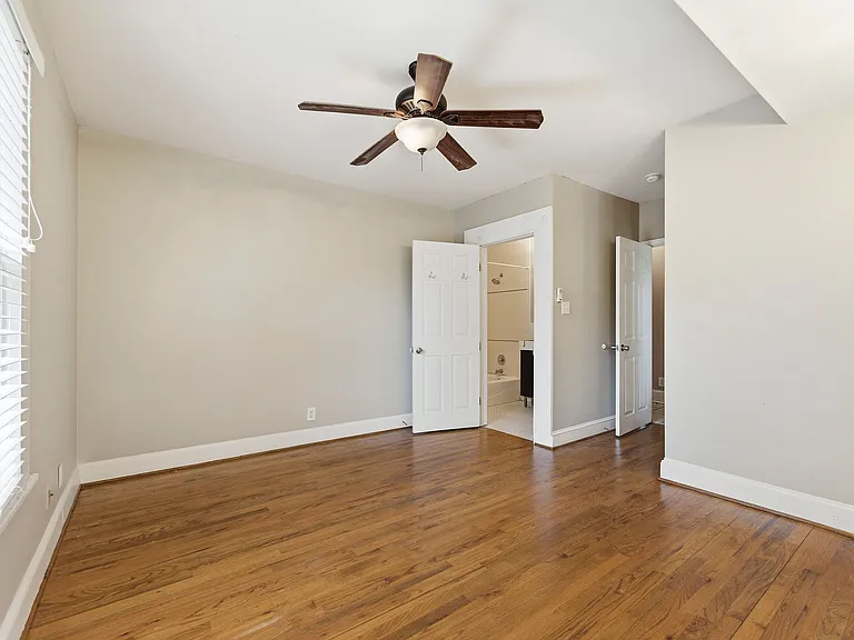 202 Warren St — Photo 7