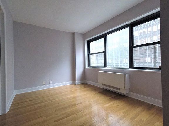 4th image of 321 E 48th St APT 8G