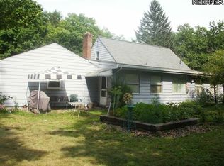 2710 Bears Den Rd, Youngstown, OH 44511
