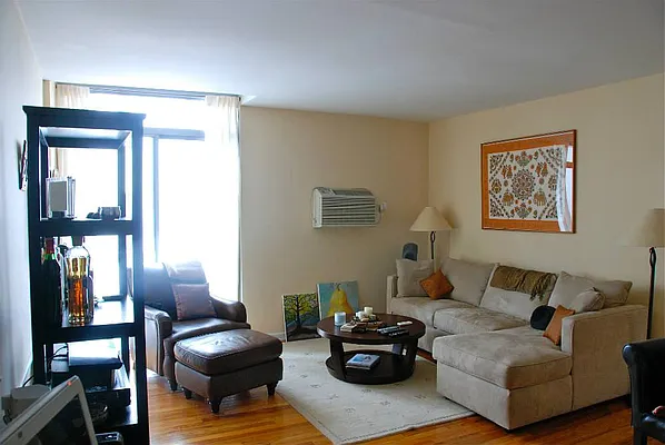 Rented by Town Residential | media 9