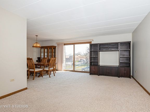 2nd image of 10400 S Komensky Ave APT 2N