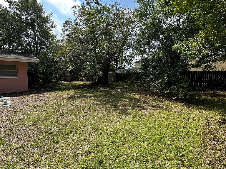 1546 Belleair Rd — Photo 24