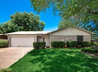 201 Blair Ln, Arlington, TX 76014