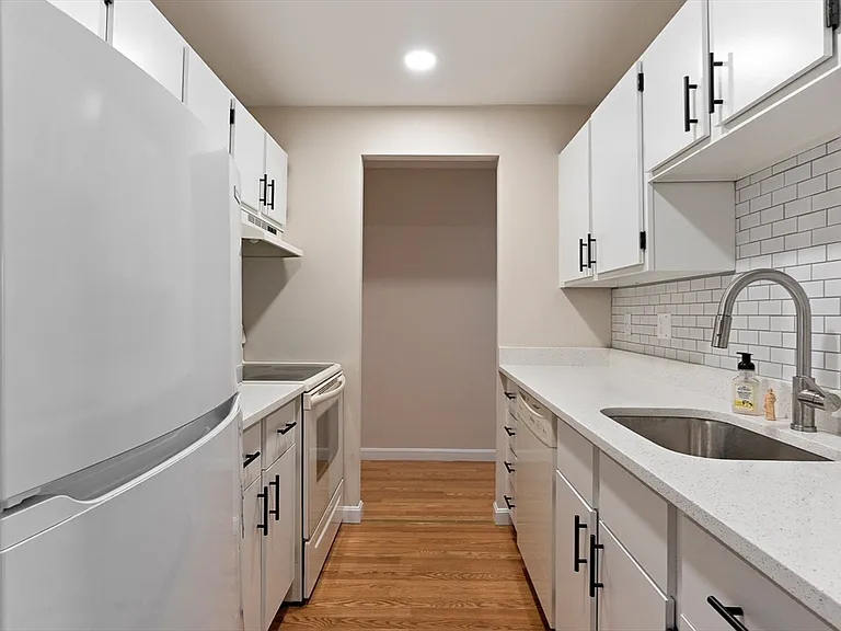 45 Loomis St #317 — Photo 8
