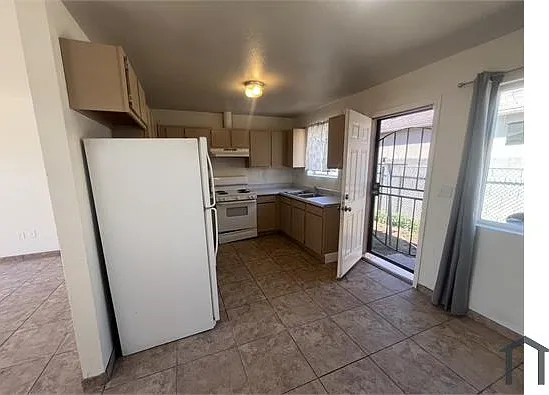 2549 E Chipman Rd #2 — Photo 11