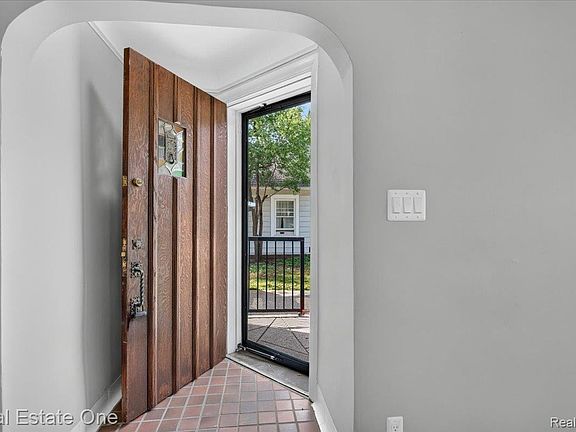 3rd image of 207 Navajo Ave