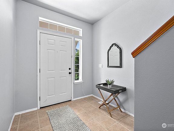 5th image of 3028 NE Yale Way