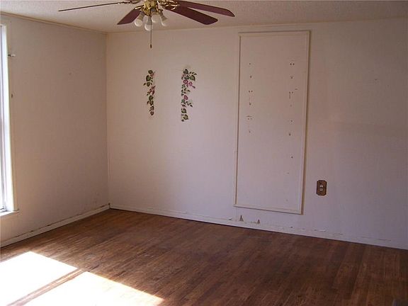 4th image of 1320 S Fannin Ave