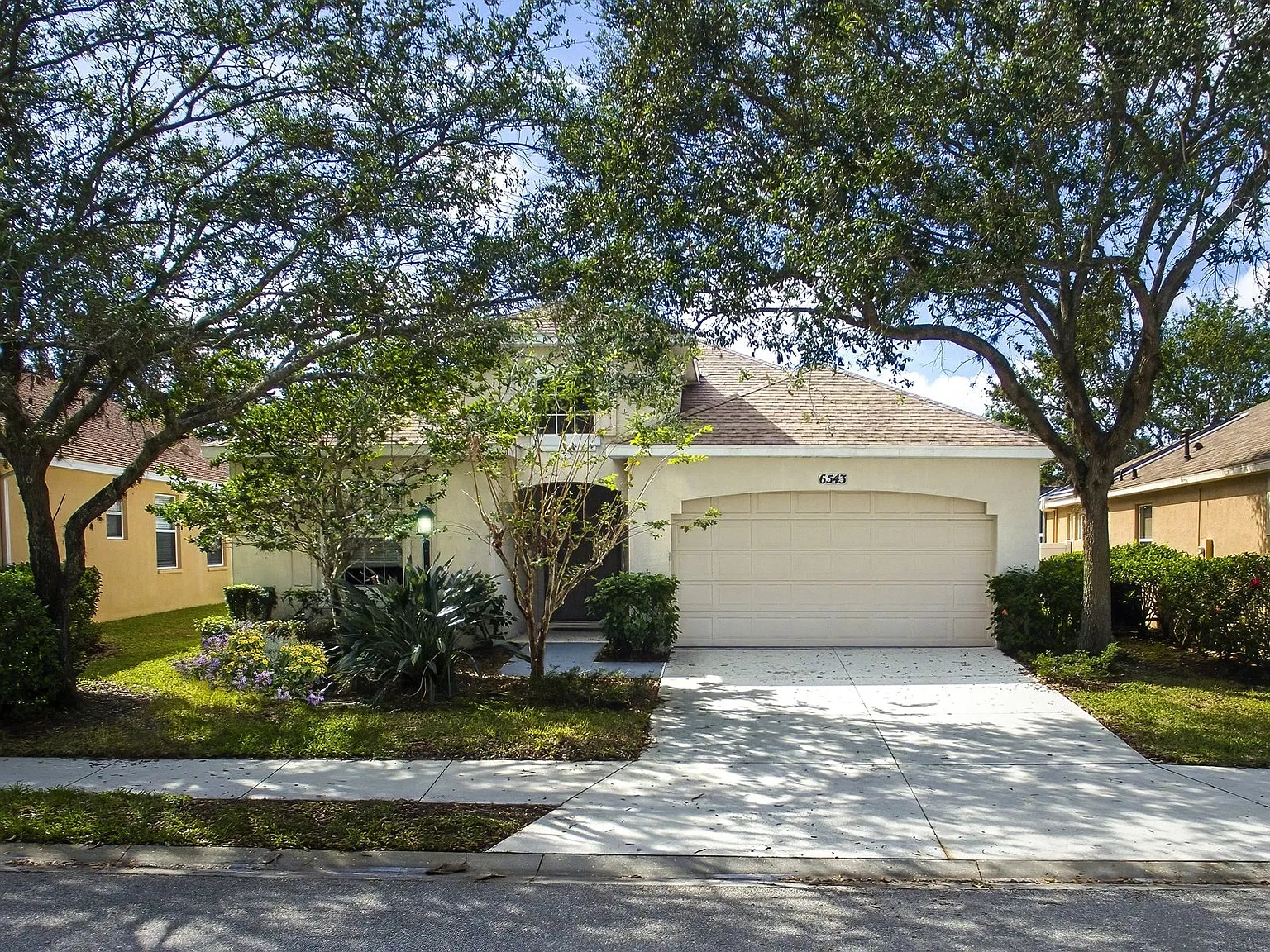 4 bed, 2.0 bath, 2073 sqft, $3,300 — Photo 1