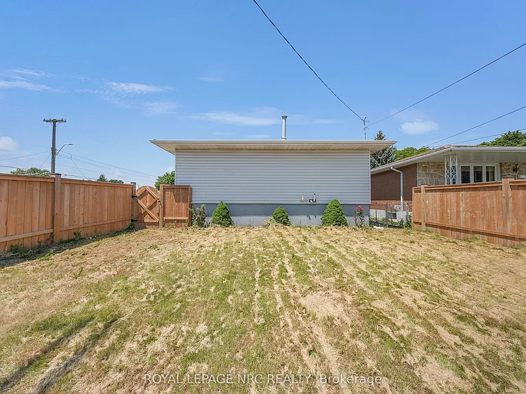 35 Eugene St — Photo 36