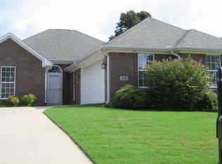210 Dunolly Ln, Florence, AL 35633