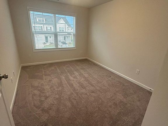 3rd image of 3913 Townes Blvd