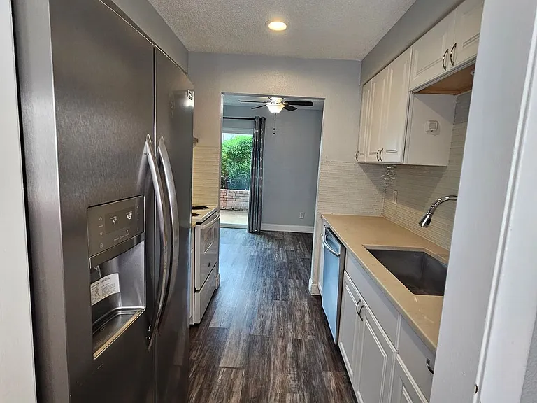 3931 N Garland Ave #4 — Photo 10