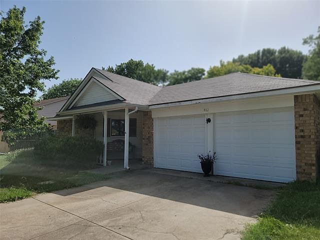 1st image of 412 Little Fox Ln