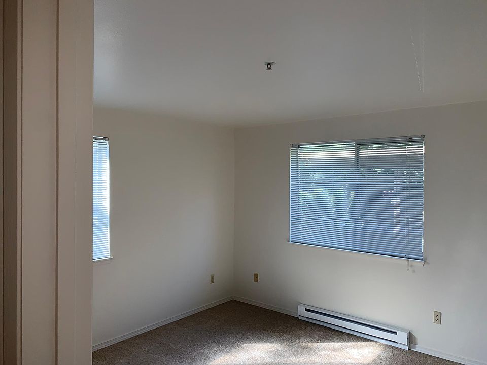 1st image of 18780 NE 61st Way #Qq2128