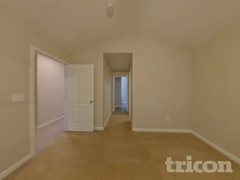 808 Gunnar Dr — Photo 6