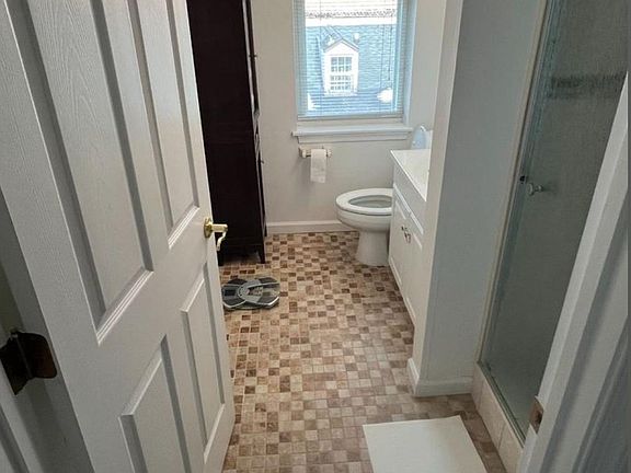 5th image of 836 S Bond St