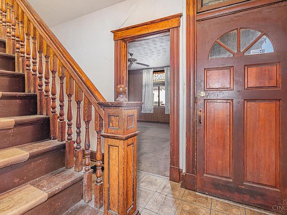 3rd image of 3557 Newton Ave