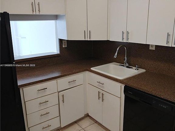 2nd image of 7928 West Dr Penthouse 2