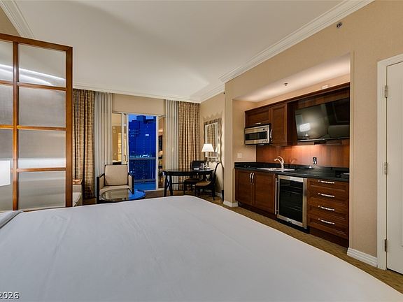 5th image of 135 Harmon Ave #3209