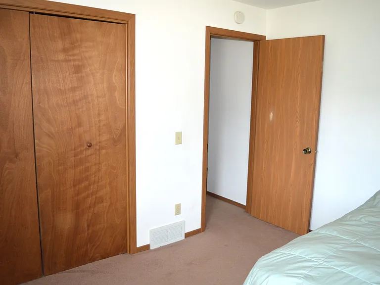 419 Dallas St — Photo 12