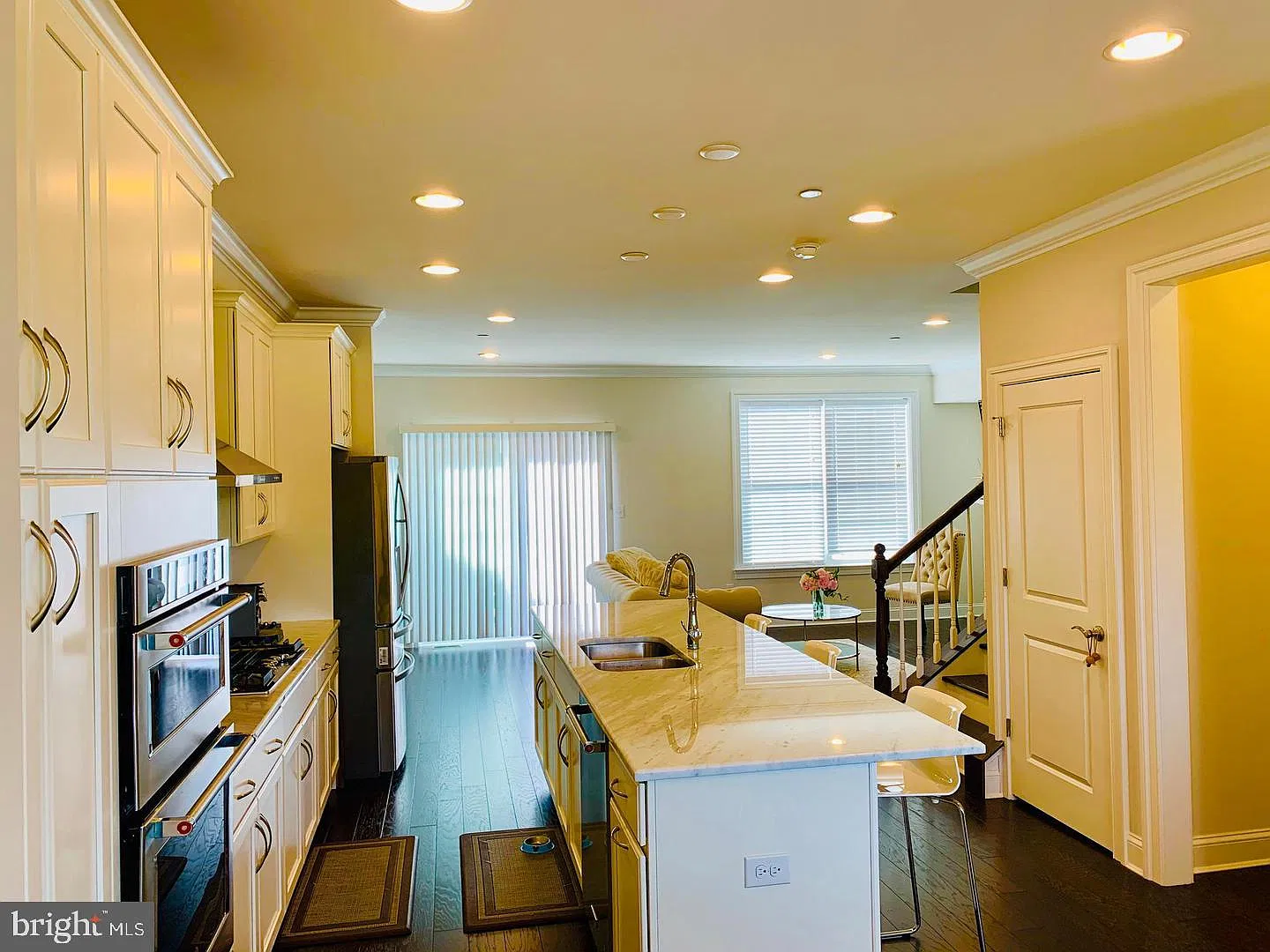 4 bed, 5.0 bath, 3096 sqft, $4,650 — Photo 4