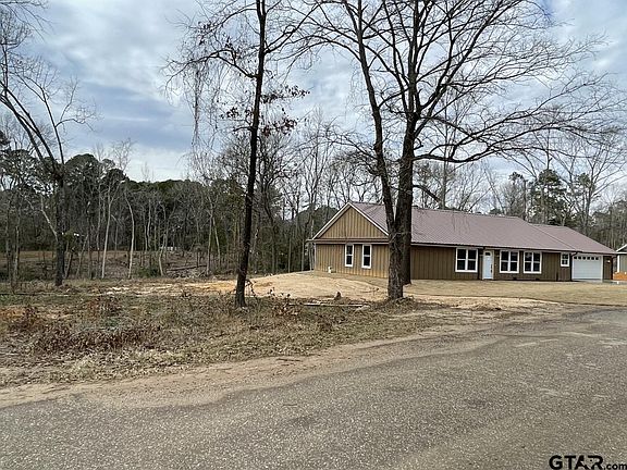 2nd image of 140 Laura Ln