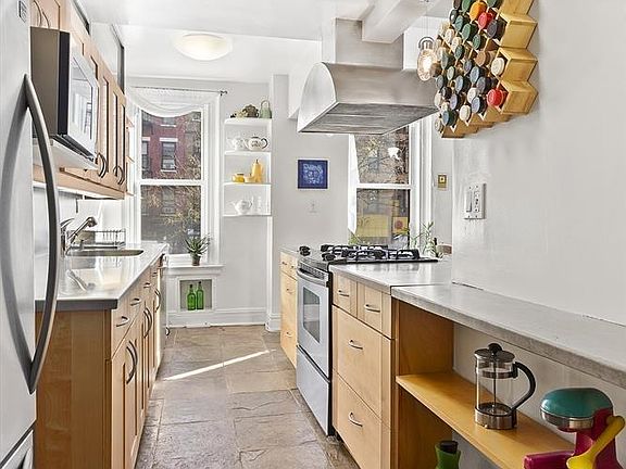 3rd image of 968 Amsterdam Ave #2A