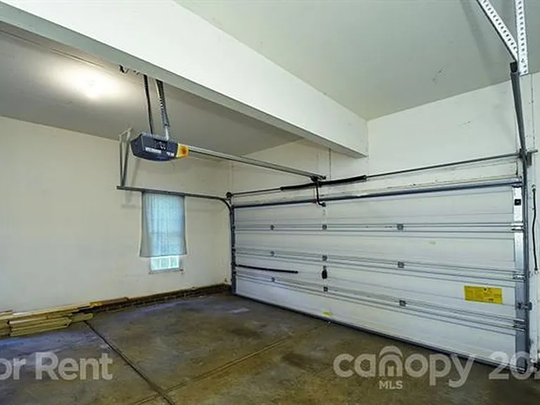 10402 Friarsgate Rd — Photo 20