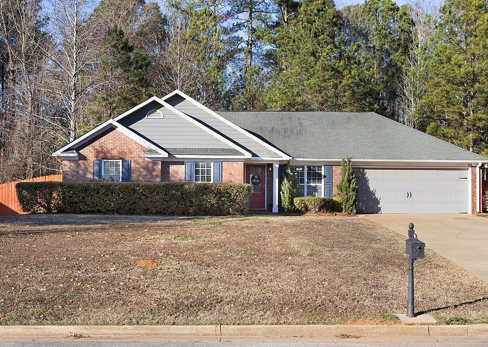 1st image of 104 Oak Park Dr