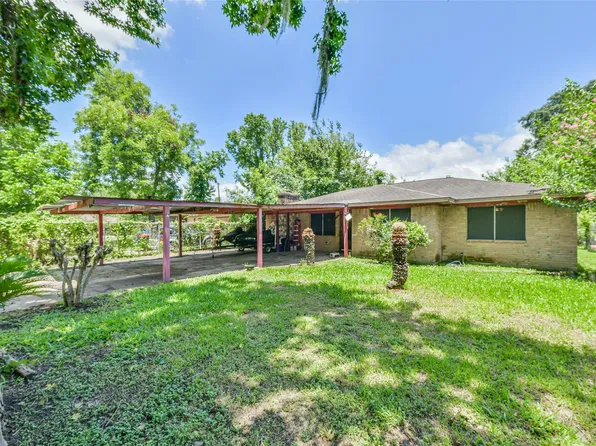 10438 Caxton St, Houston, TX 77016