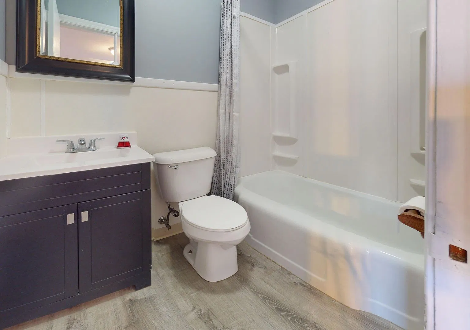 33 Stewart — Photo 4
