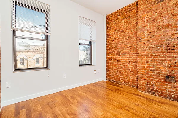 Rented by Nooklyn NYC LLC | media 52