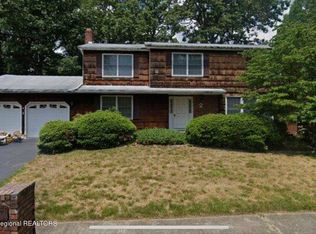 2 Brantford Ct, Marlboro, NJ 07746