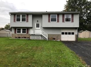 504 Rita Dr, North Syracuse, NY 13212