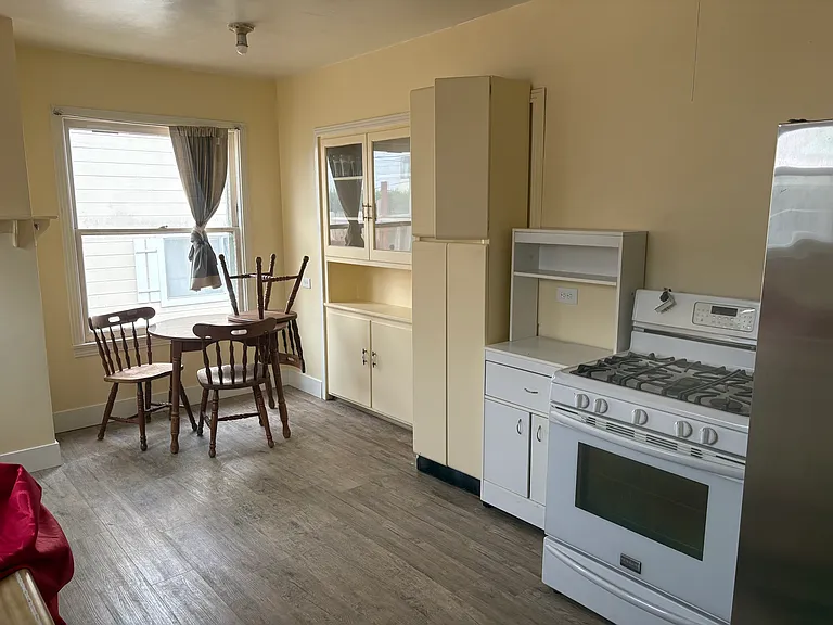 950 Mesa St — Photo 13