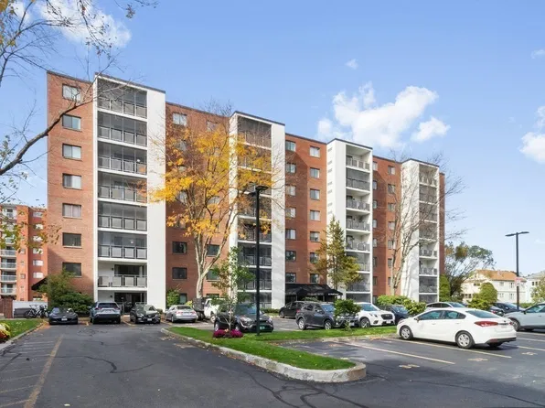 12 9th St APT 706, Medford, MA 02155