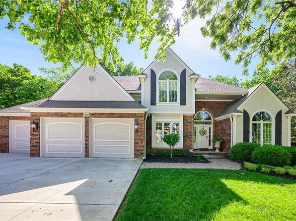 1605 Ridge Rd, Leavenworth, KS 66048