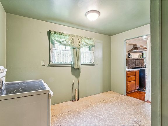26th image of 106 Shady Ln