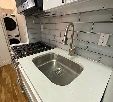 4th image of 204 E 84th St #3RE