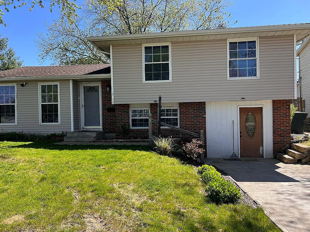 3148 Fontaine Rd photo 1