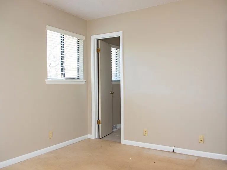 809 Bishop Cir — Photo 21