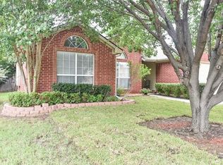 2303 Green Creek Dr, Arlington, TX 76001