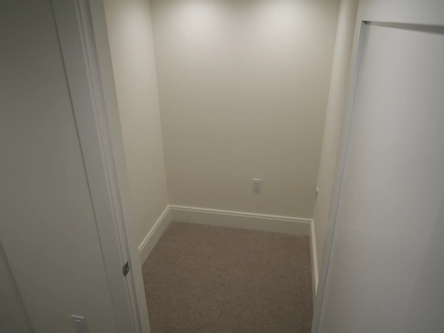 4 bed, 2.5 bath, 1500 sqft, $5,000 — Photo 3