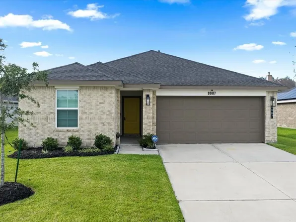 9907 Palm Royal Dr, Baytown, TX 77521