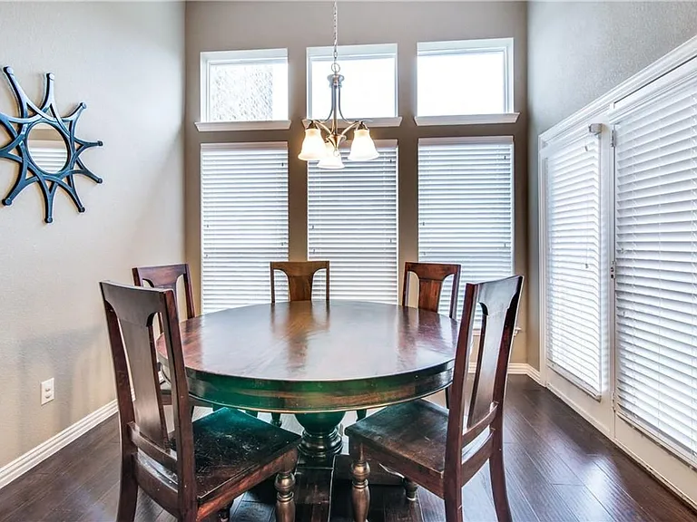 1506 N Greenville Ave — Photo 15