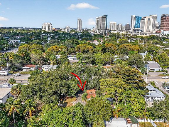 5th image of 304 SW 12TH Street
