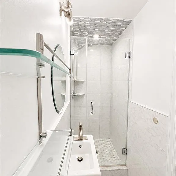 330 Central Park Ave #F8 — Photo 10