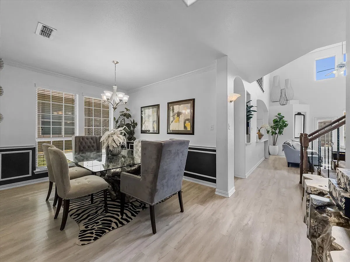 5 bed, 3357 sqft, $3,300 — Photo 1