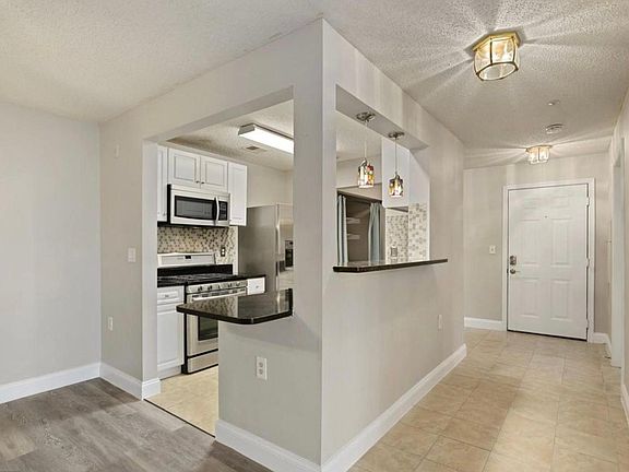 3rd image of 10012 Vanderbilt Cir APT 1